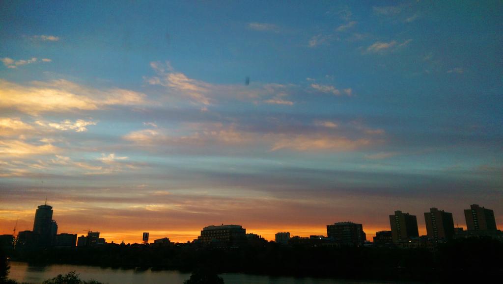 PoliceInnoCon's tweet photo. Great sunrise this morning at the Police Innovation Conference   #policeinno #Cambridge #Boston http://t.co/6vuks1ZPZ0