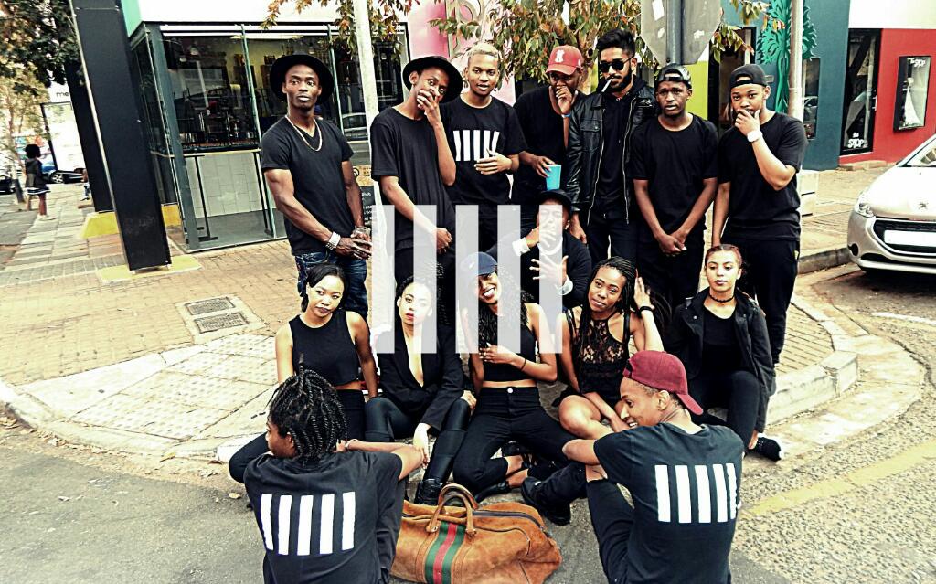 skitziebutter's tweet photo. CHILDREN OF THE LIGHT.

Please DM me if you want a #FIVEBARS shirt 

Its getting real now #The5thSagaContinues http://t.co/rmOayF0PvO