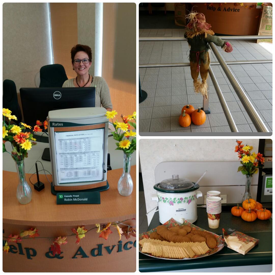 Celebrating Thanksgiving at #Branch510!  Stop in for a visit! <a href="/SharleneD_TD/">Sharlene decloux</a> @cam_beaus @AIacobelli_TD <a href="/Roblinmcd/">Robin</a>