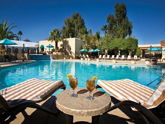 scottsdaleplaza's tweet photo. Thinking about lounging by the pool in October? When you are in Scottsdale, you can do just that. http://t.co/j9rX7ySVwZ
