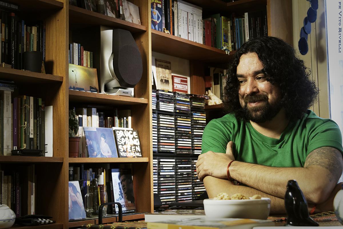 "Escribir una novela es un viaje", dice entre otras cosas Leonardo Oyola, acá audiovideotecaba.com/leonardo-oyola…