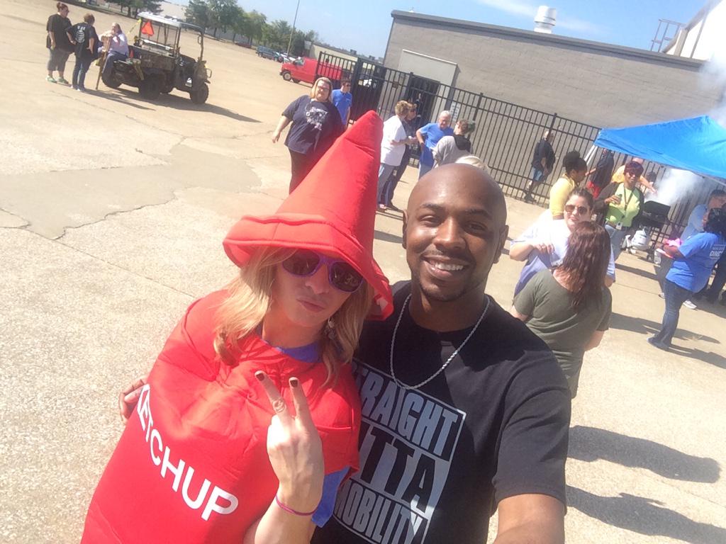 KevinEVV's tweet photo. Ketchup with the great @Awaggs22! #Squad http://t.co/BwMyKZOXAU