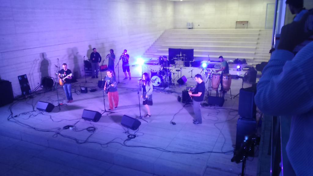 NoemiiUS's tweet photo. Ensayo del concierto #nuevasformaspubliUA http://t.co/zdW319nu2E