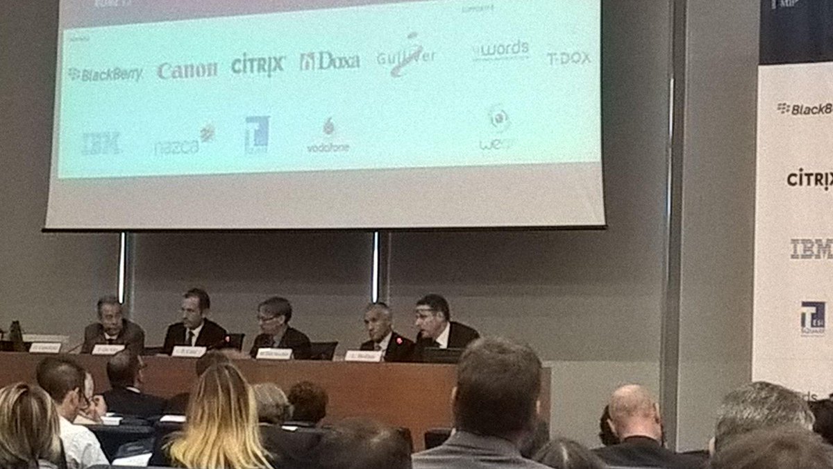 Gullivernet's tweet photo. Yesterday at #osservatoriomobile #politecnico #milano @BeppeFerri http://t.co/txYFhUIbgI
