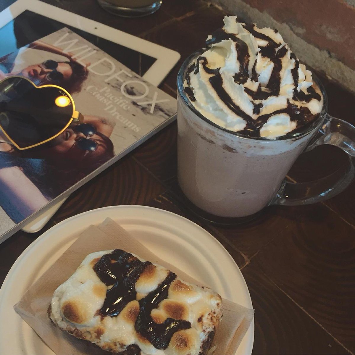 ISHINEFIT's tweet photo. Do a LAP?! I thought you said 'have a #frappe!' Oopsies 🙊☕️ happy #nationalfrappeday everyone! http://t.co/LbUv0Bgvch