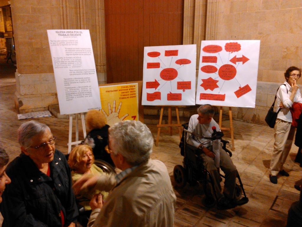 elenamorecas's tweet photo. A punto de comenzar el acto #Iglesiaporeltrabajodecente en Castelló #TrabajoDecente #decentworkMMTC http://t.co/zTIWNxnYaz