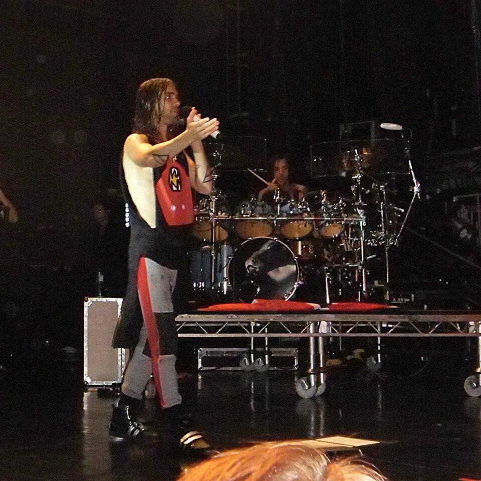 jeanette75_hans's tweet photo. @30SECONDSTOMARS My fav pix from #LoveLustFaithDreams tour #MarsInOslo 2013 + 2014 Thx for the memories + dreams❤️ http://t.co/hDSWFPHl5L