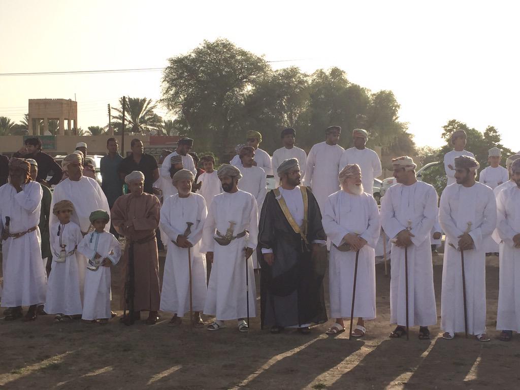 بهجة العيد ترتسم على وجوه أهالي منح الكرام والفرسان وخيول نادي الشموخ والملاك يشاركون الناس افراحهم.