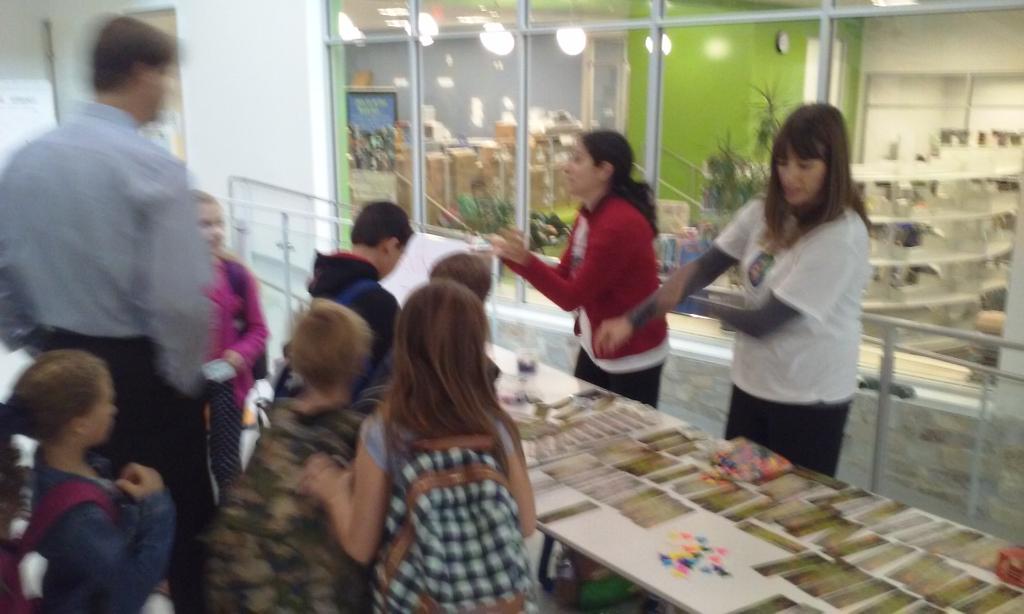 JohnDuffyPE's tweet photo. Discovery's 1st Walk/Bike to School day = success! @DiscoveryAPS @DscAPSPE @ATPcommutes http://t.co/f3eiQH3R2t