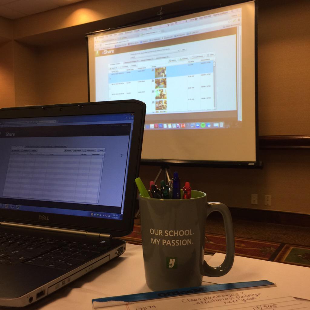 mspinedabhs's tweet photo. YBKNVA 2015 Adviser Fall Workshop! #bhsyb16 http://t.co/CzTTVStqvP