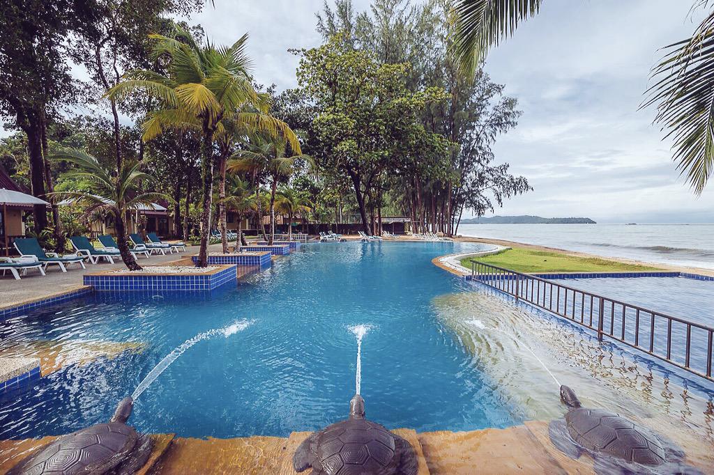 itemerald's tweet image. We are proud to present our #seaside swimming #pool ☺️
