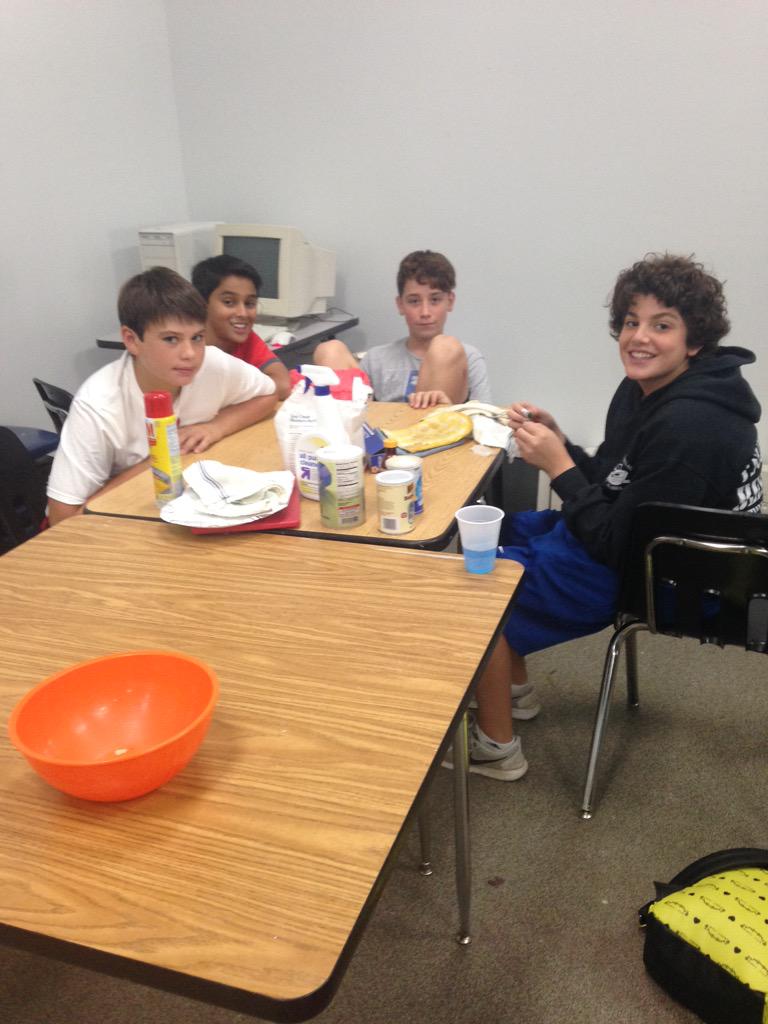Renner_SFL_LM's tweet photo. #Cookie Wars http://t.co/QBmSULIt8h