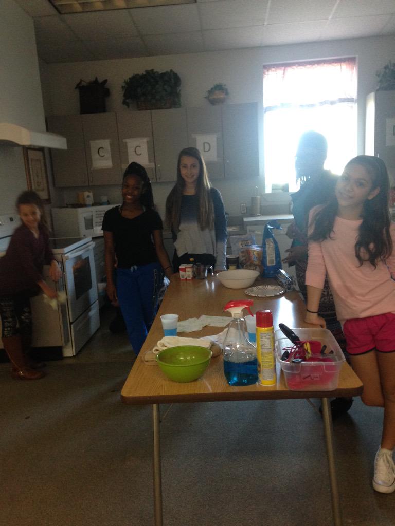 Renner_SFL_LM's tweet photo. #Cookie Wars http://t.co/QBmSULIt8h