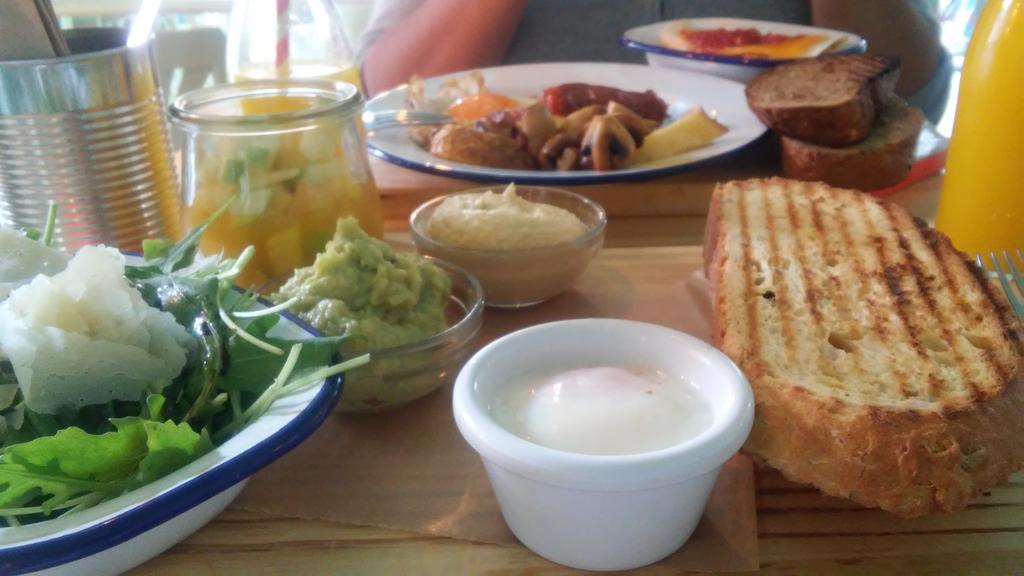 marta_plaza_'s tweet photo. Bruncheando con @ByFSantana en #restauranteojala del @GrupoLaMusa ummmm... Todo delicioso!! Volveremos seguro ;) http://t.co/WOIjDmTS6v