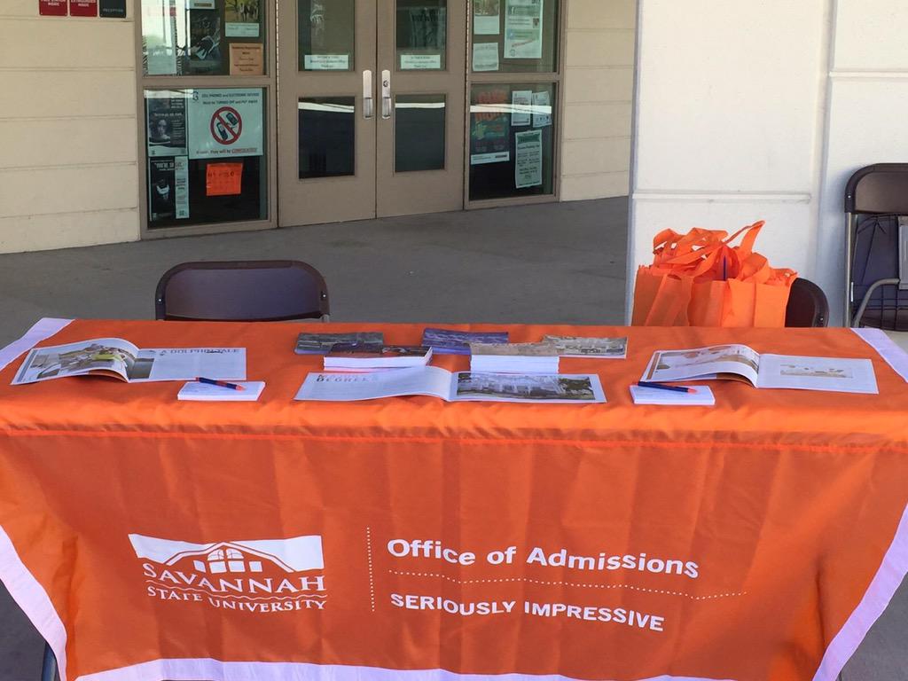 savstateadmis's tweet photo. SSU recruiter, Ms Garcia at #EvansHigh School, #Orlando #FL. #ssurecruits #floridarecruitment http://t.co/WtRwqnGzqV