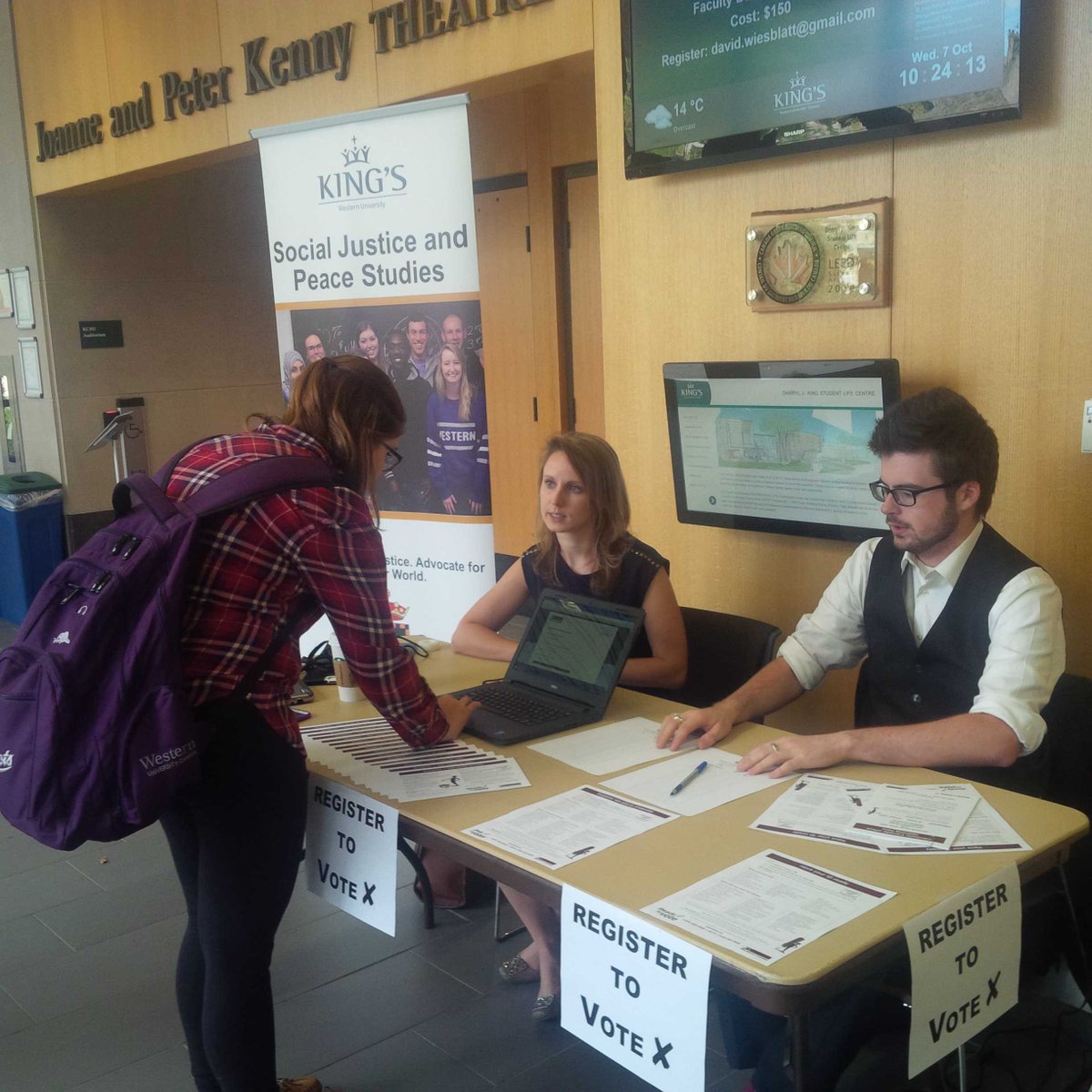 KingsAtWestern's tweet photo. Voter registration underway Student Life Centre #KingsVotes #KingsDebate @KUCSC @_KingsDebate @KingsPrincipal http://t.co/wkGtFOmo95