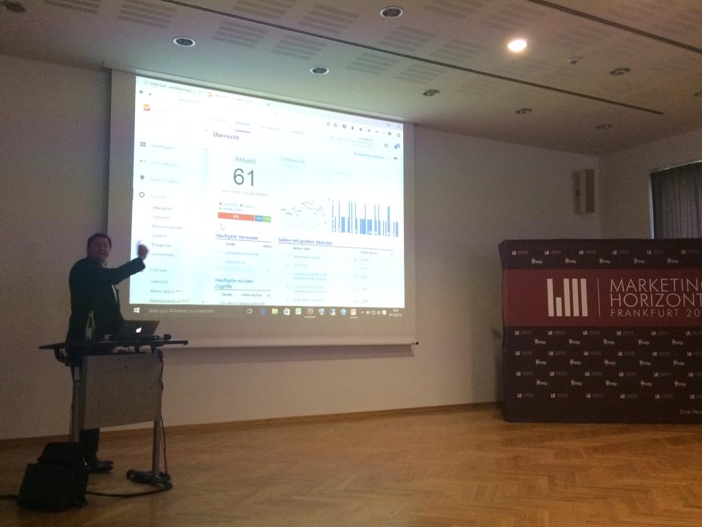 bieberbutzel's tweet photo. Hinter den Kulissen des #ecommerce : Sehr praxisnaher Vortrag von @fdihautnah auf der #marketinghorizonte #mtpev http://t.co/NTJKLVr0B8
