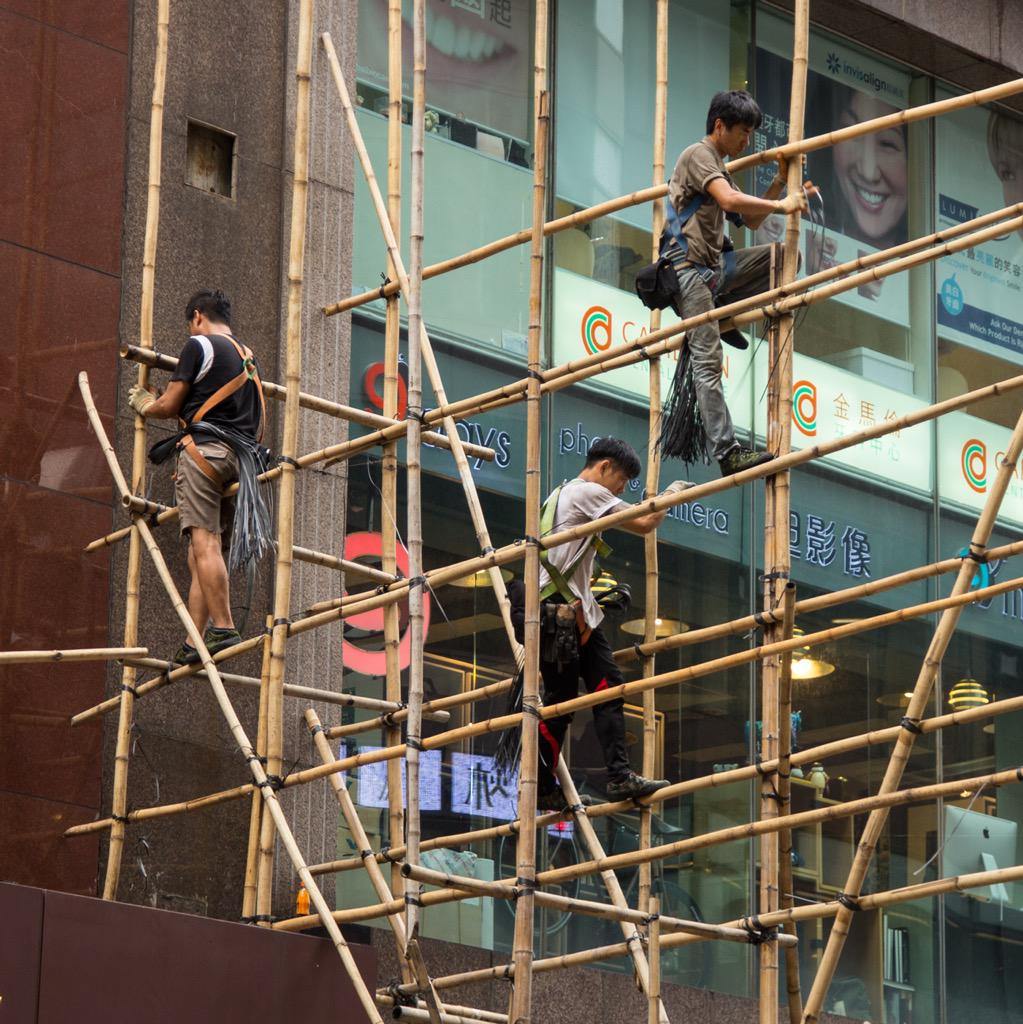 JoePinchin's tweet photo. In the madness of the city, everyone has a story. Everyone adds something. What will your addition be? #DoMore http://t.co/2On174bWn3