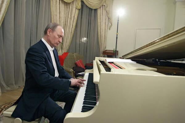 Сегодня День Рождения Великого политика и человека!