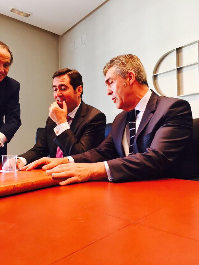 feleleon's tweet photo. "Cuanto más pequeñas las empresas, más necesitamos estar juntos", Antonio Garamendi, Presidente de Cepyme http://t.co/XrPaCvKkVu