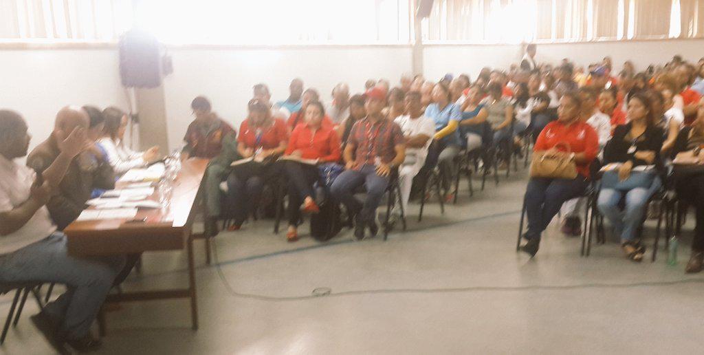 LaraMisiones's tweet photo. Presentación Líneas del Plan de Movilización Sistema de Misiones @luisreyespsuv @AlmirantaEnLara @JuanSierraPSUV http://t.co/R9B0nSaCRL