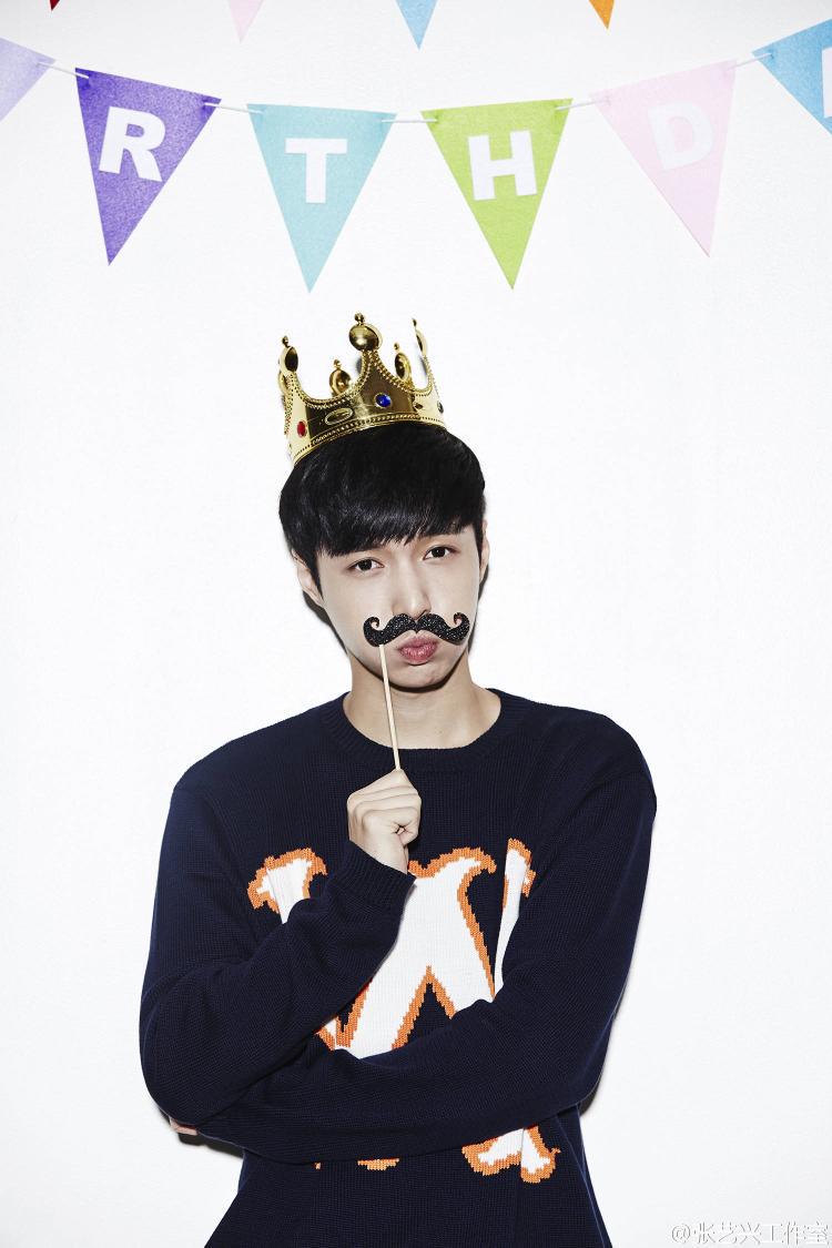 ryan17595's tweet photo. 這麼可愛的你生日快樂
藝興阿生日快樂
#exo #Lay #zhangyixing #張藝興 #長沙小驕傲 #1007 #haapylayday http://t.co/61A5q0JMLK