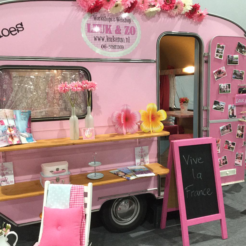 ACSIFreeLife's tweet photo. Op het Pimpplein van #kcj15 kun je terecht om vrolijk gepimpte caravans te bekijken. Vraag tips aan de makers! http://t.co/gA2bSV7l6Y