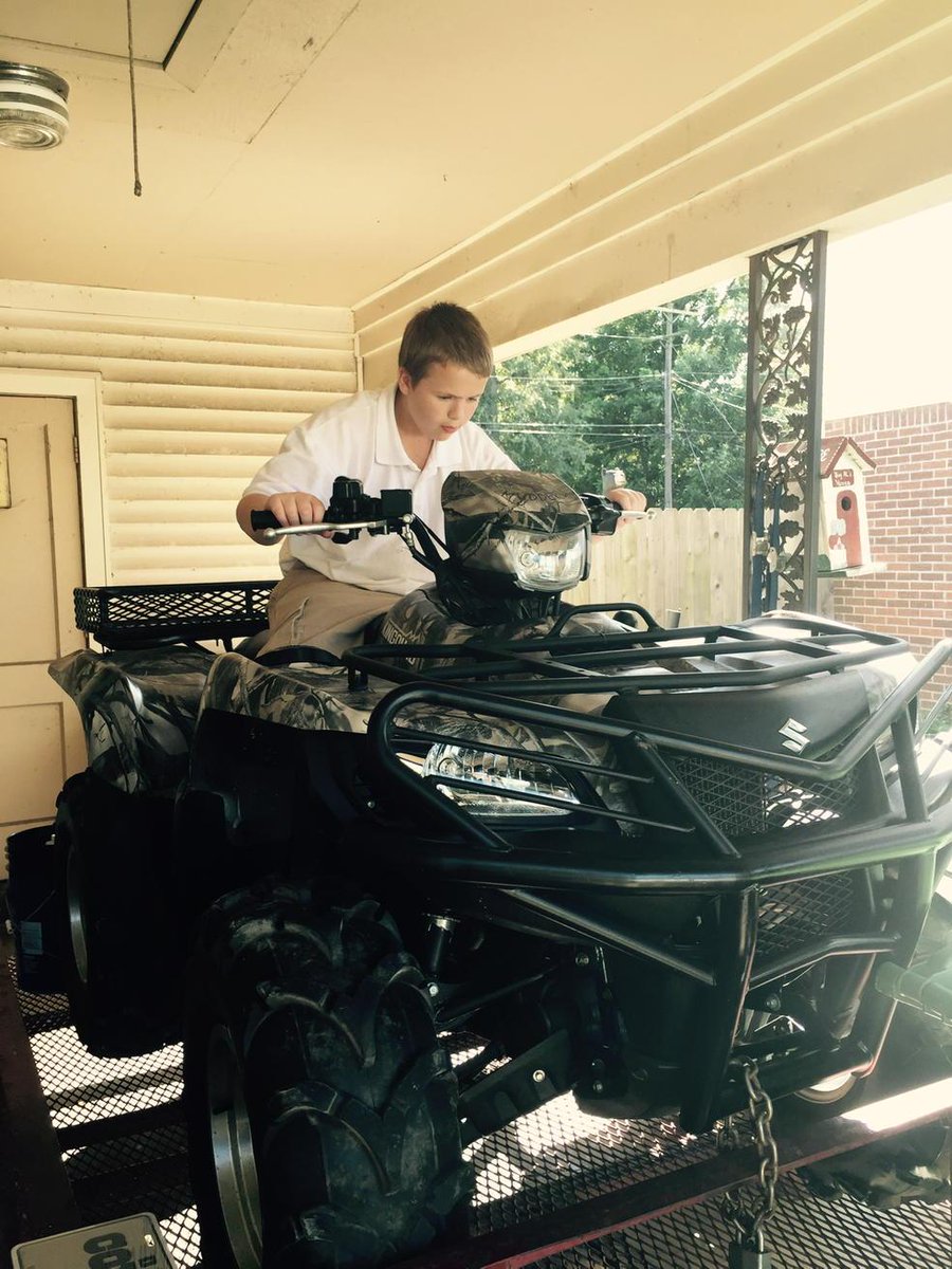 eliseorman's tweet photo. Daddy's new 4 wheeler http://t.co/fM24XupsyK