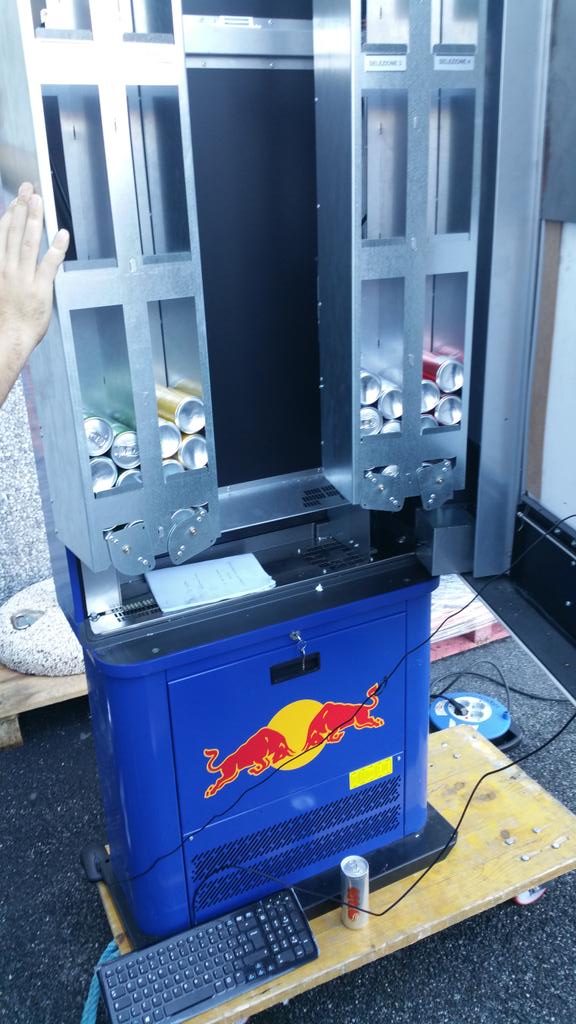 TheRocks_it's tweet photo. Work in progress
@redbullITA 
#BeRock
#WeAreFandango http://t.co/kf5DajFfnj