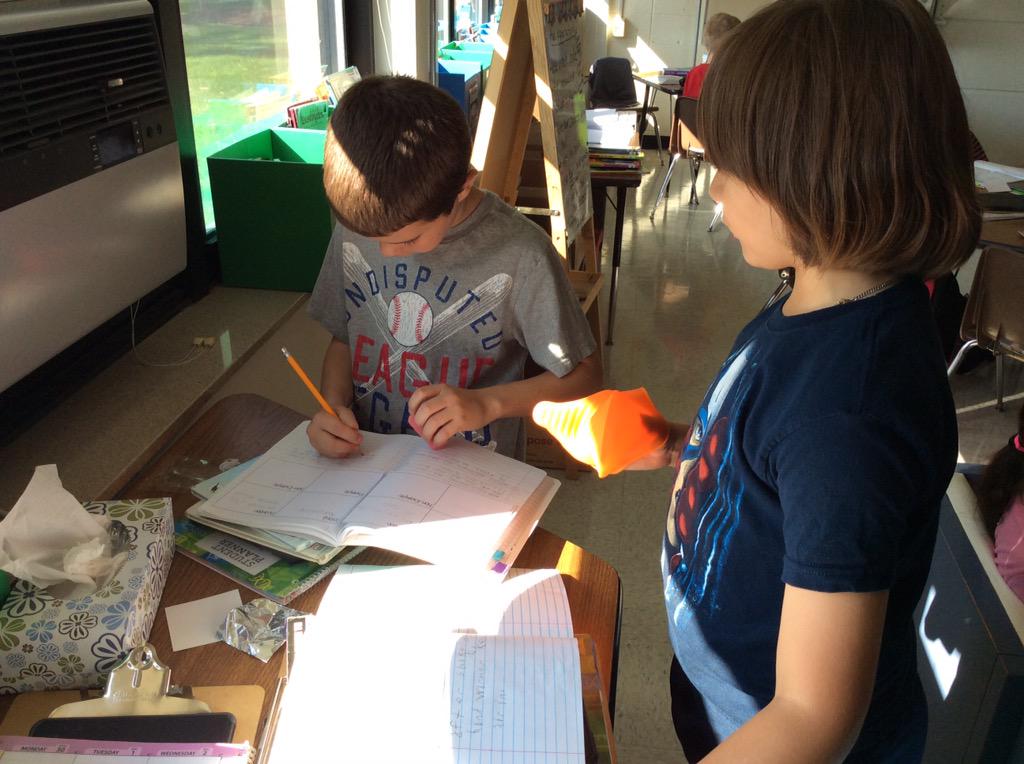 Level2Inquiry's tweet photo. Exploring how heat can flow through different objects and discussing insulators and conductors #hawstem #inquiry http://t.co/il7kjip5sa