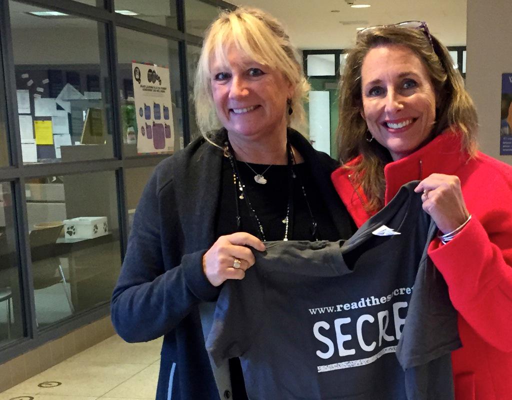 VickiGrantYA's tweet image. Mrs. Bethune. Proud (I hope) owner of her collectors edition #OrcaSecrets tee. Thx 4 a fab day at Willow Landing!