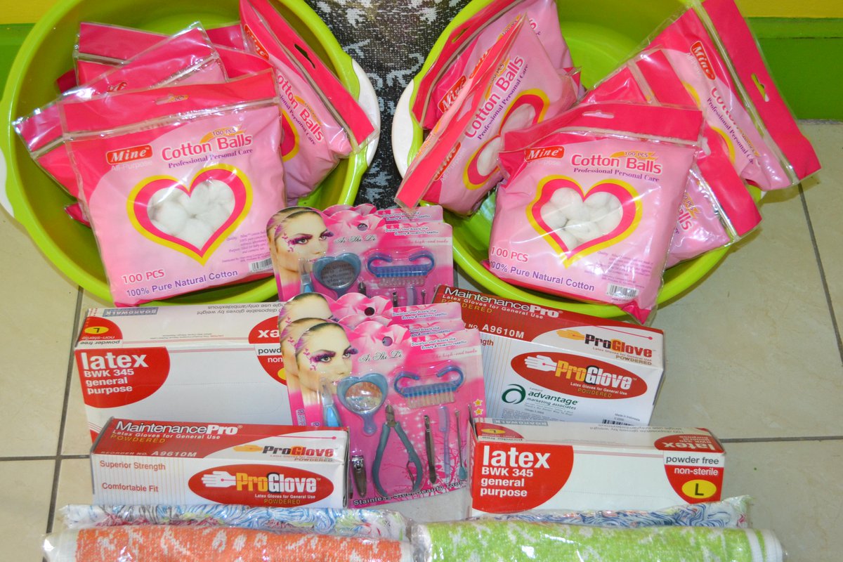 SHAREOperation's tweet photo. The office is preparing the packages for World Homeless Day. #OperationSHARE http://t.co/8ZzSPKRbpW
