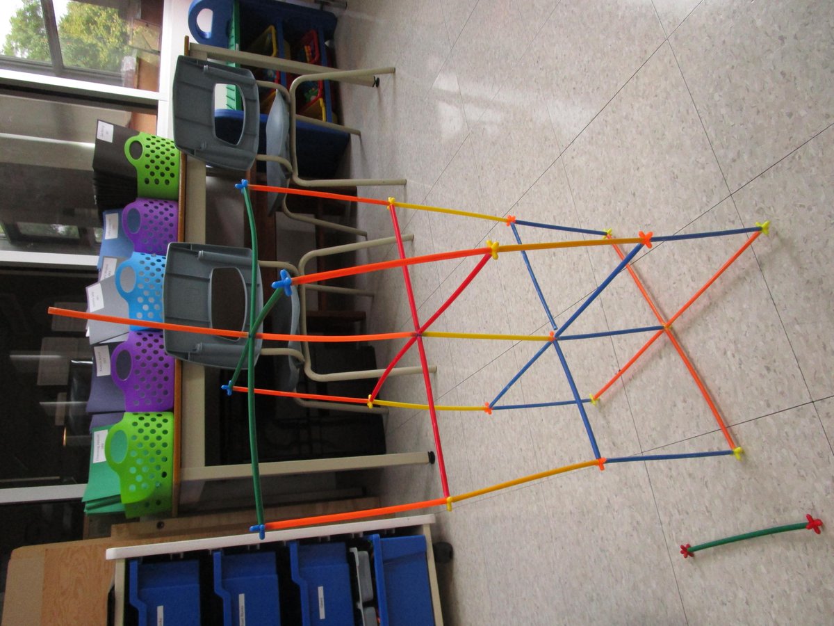 CathyisRetired's tweet photo. JK/SK students #buildingexploration #designthinking http://t.co/mLeNrkWQ1i