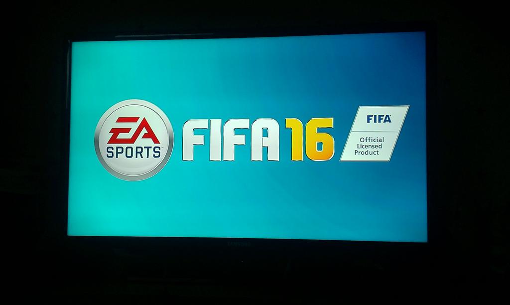 HANNEDYT's tweet photo. Playing FIFA16!! @HANNEDYT @MSYyoutube @EASPORTSFIFA #gaming #games #workhardplayhard http://t.co/E2lPeoDyBZ