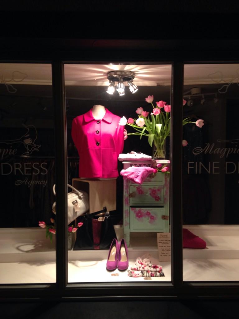 SueDisplay's tweet image. Need advice on your #windowdisplays? #retailers# #popupcafe tomorrow. #Ingleton.   eventbrite.co.uk/e/ingleton-pop…