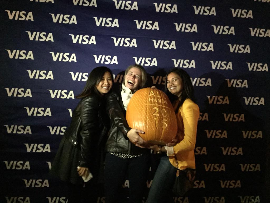 alexrcollins's tweet photo. No pumpkins were harmed in the making of this photo π #LifeAtVisa #Visa #allhands2015 @ineska @jennimcisaac #roli http://t.co/lQDg6fBHcK