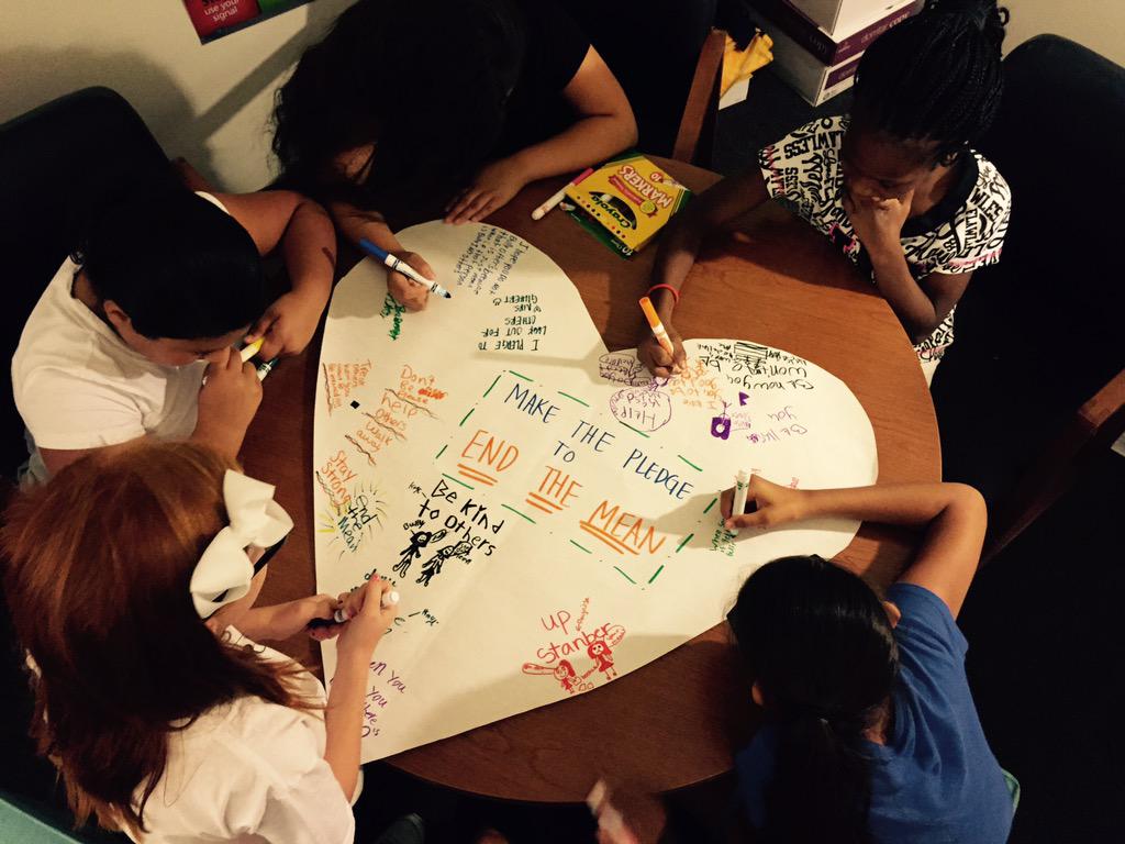 Making a pledge to End the Mean! @hobbswilliams <a href="/gpisdcounselors/">gpisdcounselors</a> #GPISDbullyproof