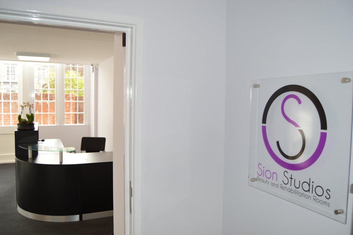 SionStudiosUK's tweet photo. Welcome to Sion Studios! Available for bookings! #treatmentrooms #beauty #therapy #LondonRooms #Stansted #Studio http://t.co/JEMI0LVKlP