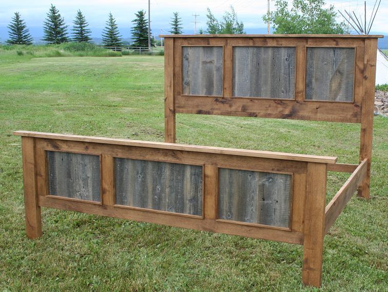 lodgecraft's tweet photo. Updating your bedroom? Add this beautiful #rustic #barnwood panel bed, made right here at our #LodgeCraft workshop! http://t.co/lQ3hCSj9qA