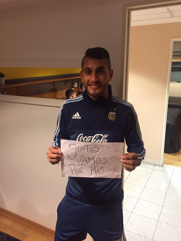 juntospormass's tweet photo. Gracias a nuestra seleccion #JuntosVamosPorMas ⚽️❗️ http://t.co/tiwQt0emlP