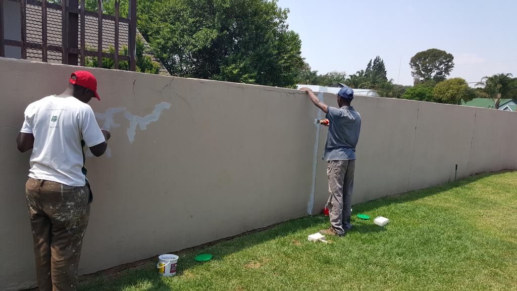mrcprojects's tweet image. And today we open cracks on the outside walls. Refill the cracks aswell. In Hennops Park.