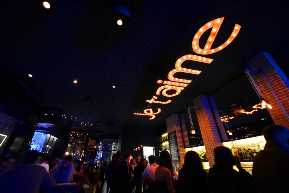 loqueva's tweet photo. HOY desde las 20 #BarsAndArts tragos, música y arte en 5 bares de Palermo | Imperdible http://t.co/FueFKLXYlV http://t.co/SioqBvFrmG