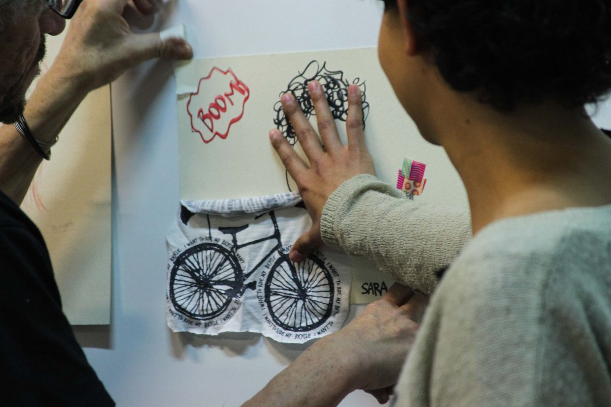 estoestodo_'s tweet photo. #FAAC2015 Taller de Creatividad con Antonio Caro en el marco del Festival de Arte de Acción de Cuenca, FAAC 2015. http://t.co/FPQRcDpGro
