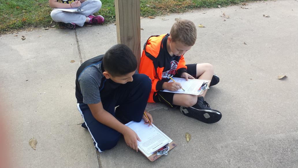 MissCWallace's tweet photo. 4th graders at @SycamoreHills1 writing about how their 5 senses observe autumn changes around them. #isdstrong http://t.co/ZmkUvmxVMP