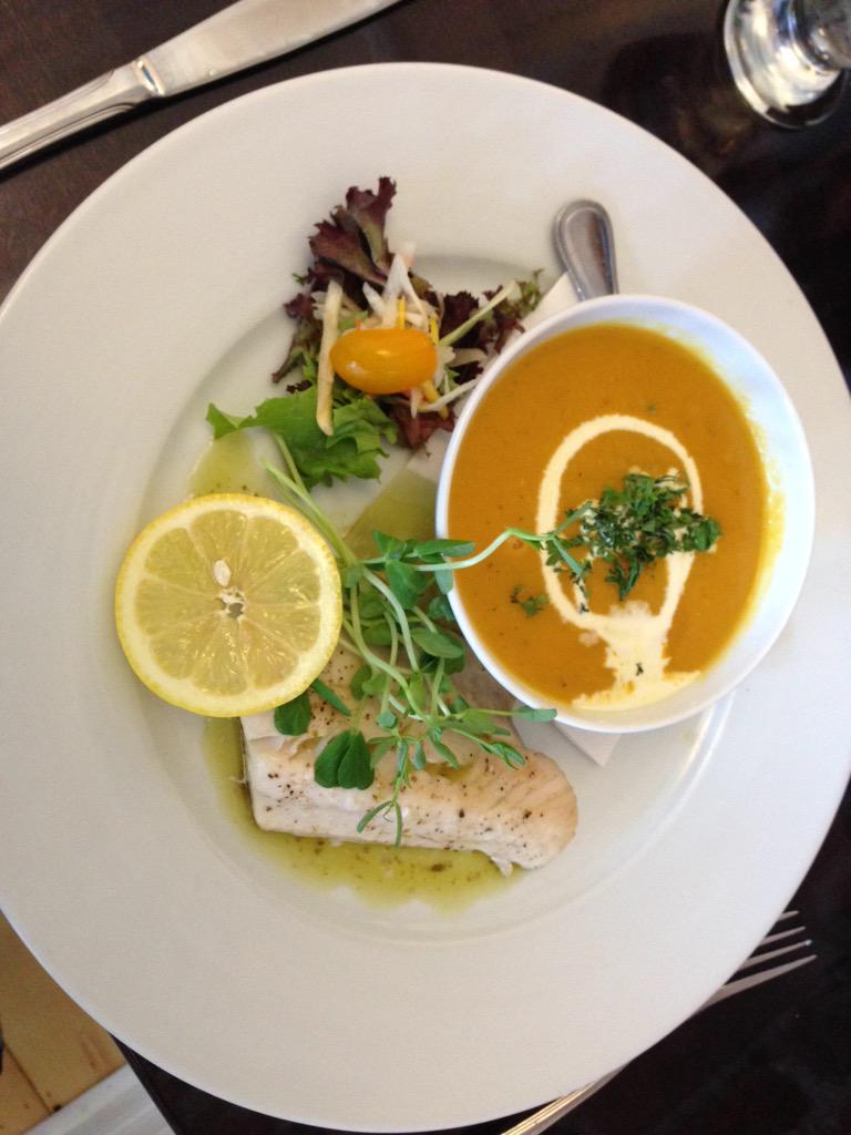 Pickerel and squash soup for lunch <a href="/SchofieldsBistr/">Schofields Bistro</a> with @GlutenFreedomTO <a href="/NorfolkTour/">Norfolk County Tourism ❄️</a> they never fail to amaze!