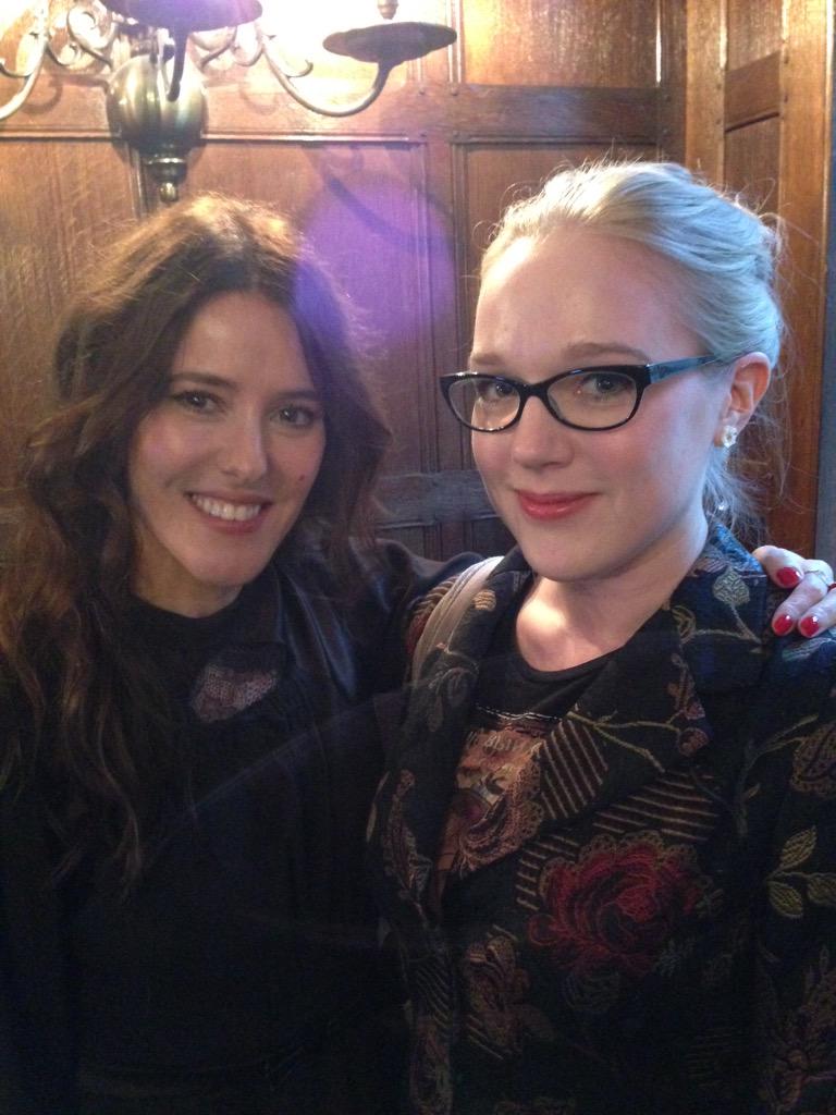 AnemoneTea's tweet image. Behold my startled rabbit face of fear &amp;amp; awe as I meet @Lisa_Eldridge. Thank you so much, Lisa! #facepaintbook