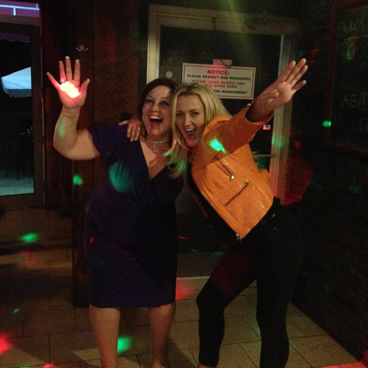 BlonskiWanda's tweet photo. #filoneksbar #upshow http://t.co/Z4woH0veyw