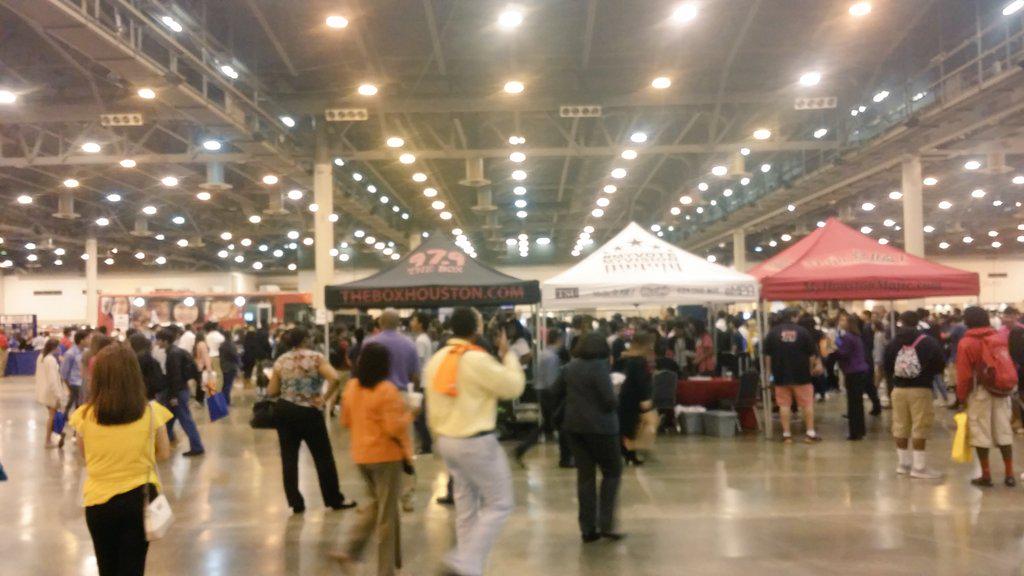 NavarroRecruit's tweet photo. Such an awesome event! Two rappers even performed! #FindYourPathExpo http://t.co/mtbPoyO6HW