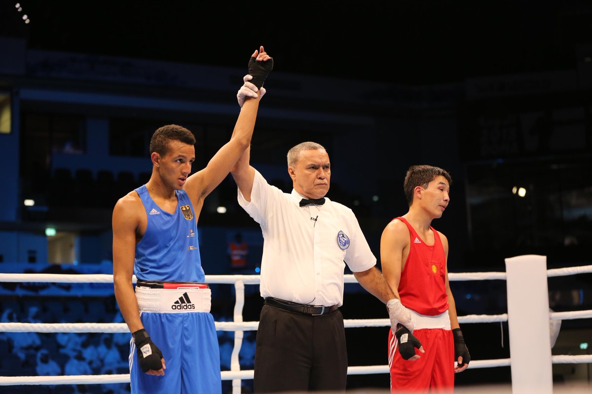 IBA_Boxing's tweet photo. #AIBAWorlds2015
Azat USENALIEV (KGZ) vs Hamza TOUBA (GER) WP (3:0) 
#Boxing #AIBA #Doha http://t.co/uphCsu5l7a