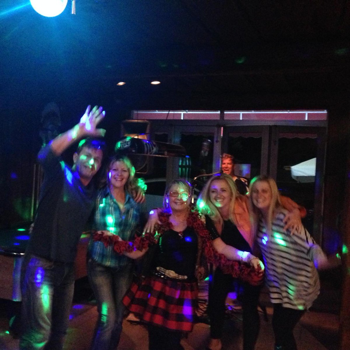 BlonskiWanda's tweet photo. #filoneksbar #upshow http://t.co/9vmoYw1Rc3